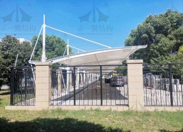 為什么膜結(jié)構(gòu)車棚能被迅速接受？